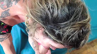 naughty mature woman calls a black guy and a Galician to fuck her pussy in the hair