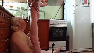 Russian MILF Zona901 Gives Deep Throat Blowjob and Swallows Cum