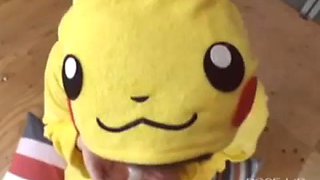 Pikachu H-Cosplay