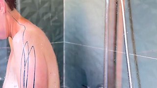 Apres M Etre Faite Jouir Je Lave Ma Chatte Poilue