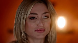 Inked Babe Receives Pussy Massage