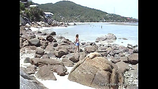 Genie Bunny Wanted to Masturbate on the Beach