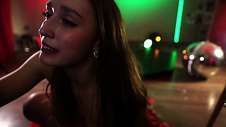 Cute amateur brunette naughty in solo jerking show on camera