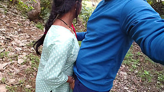 Indian Young Bhabhi Went to the Jungle in the Morning