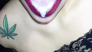 VERY BIG MOUTH SWALLOWS MY WHOLE COCK AND I GIVE HER ALL MY CUM MAQUINASPERFECTAS