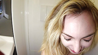 I Got a Blowjob From Elisa in Restroom Part 2