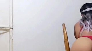 Big Booty Latina Girl Twerking