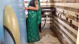 Indian Bhabhi Release Her Water by Her Steprother