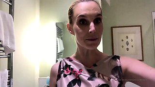 MILF Small Titted Stephanie Swift