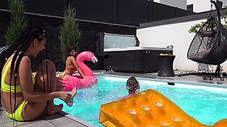 FamilyScrew Mia Trejsi Mini Mitzix And Linda Caprice Part