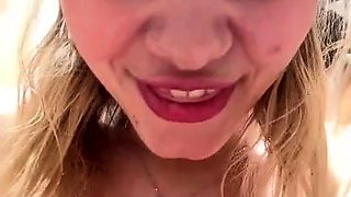 Russian camwhore Baravisha in a mall, toilet