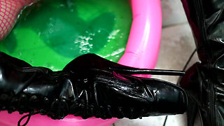 Slime Pool Play & Squirting