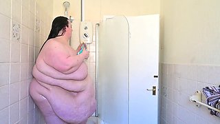 Shower Godess Fat Belly Queen