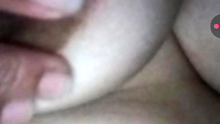 Pakistani cute married aunty showing her big boobs and pussy fingering live video