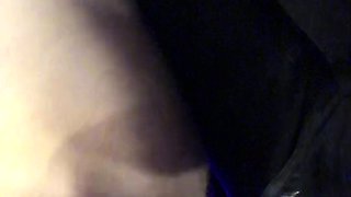 Amateur webcam toying wet pussy