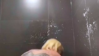 Big boob brunette masturbates on webcam