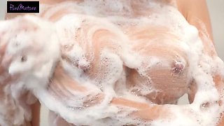 Jamie Michelle Cleans Sweaty Cock in Shower Creampie