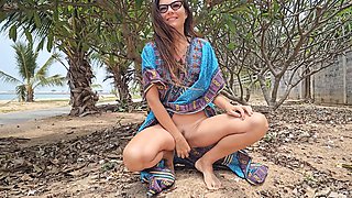 Hot wife My_wife_sexydreams goes totally nude at the public beach and risks it all
