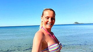 Amateur Outdoor Brunette Masturbates