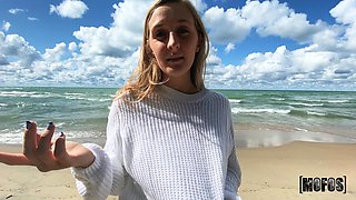 Sexy Molly Pills mind-blowing sex video