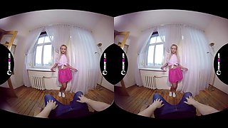Sophia Sonne Sexy Blonde Stripper - FeelMeVR