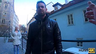 Hunt4k. sissy boy regarde comment son rendez-vous satisfait un autre homme