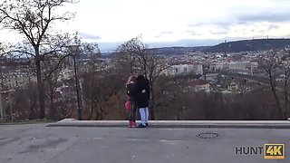 Hunt4k. rothaarige für geld vor ihrem freund gefickt