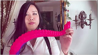 Dominatrix Mara Introduces A 22.5 Tentacle From Sinnovator [link In Comments]