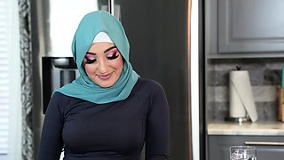 Arab teen disciplined by her older coach