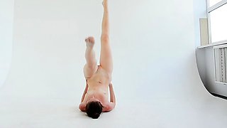 SMALL TIT BRUNETTE TATTOOED TEEN GIRLFRIEND CAUGHT IN SHOWER