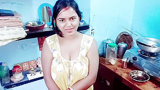 Hot desi indian girl bigg big in the room