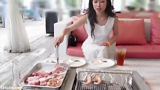 Wife gets fucked by a middle-aged man at the stations toilet by a part-time worker: Blowjob, Amateur  Japanese Porn