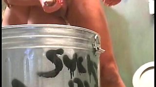 Muscular guy watches girlfriend urinate then gets blowjob