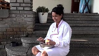 Busty Veronika Peitos Enormes E Mega Clitóris - Monster