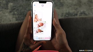 Pussy Freak On A Leash With Scarlit Scandal, Elsie - Brazzers