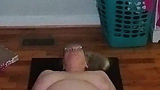 Hot MILF Does Naked Yoga!