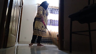 Gujarati Sexy Aunty Fucking the Bra Seller Inside the House!