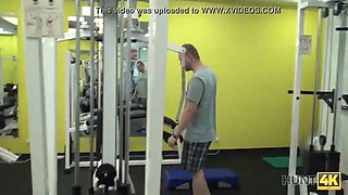Hunt4k. la coppia si stava allenando in palestra quando apparve un ricco cacciatore