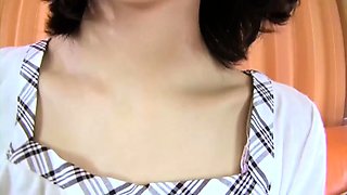 Asiatiques - Brunette asian slut gets her hairy cunt to