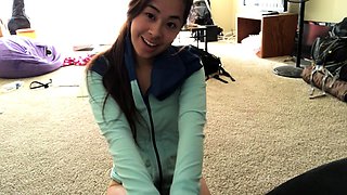 Japanese teen uses toys to pleasure pussy