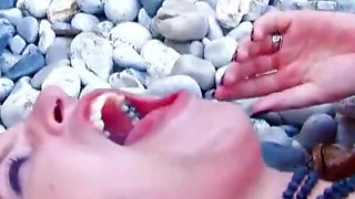 Double penetration on the beach!