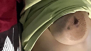 Meri Stepsister  Ki Mast Chuchi - Nude Boobs
