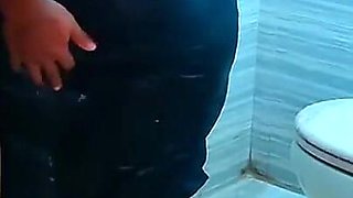 Very Hot in Summer, Stepmom Wants to Take Shower at Night, Stepson Also Join