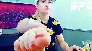 Flexible foot fetish masturbating with feet and hands