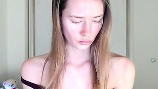 Brunette Solo Webcam Masturbation