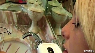 Hot lesbians amazing xxx video