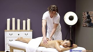 Big booty massage for sexy Latina