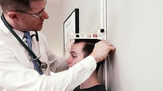 Hung DILF doctor barebacks twink bottom