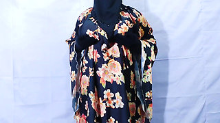 Muslim Hijabi Beautiful Housewife Fucking with Neighbor - With Clear Hindi Audio