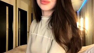 Cute amateur webcam teen girl toying pussy on webcam